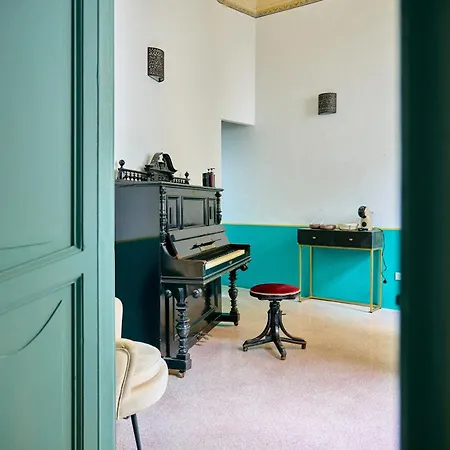 Palazzo Mercanzia 3*