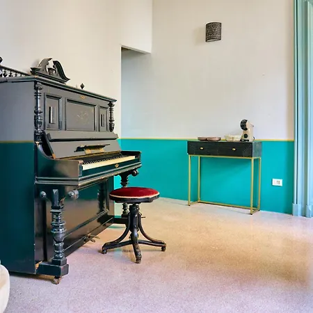 Palazzo Mercanzia Gasthuis 3*