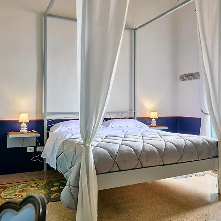 Palazzo Mercanzia 3*