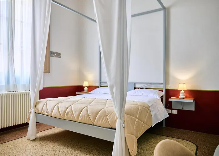 Palazzo Mercanzia 3*