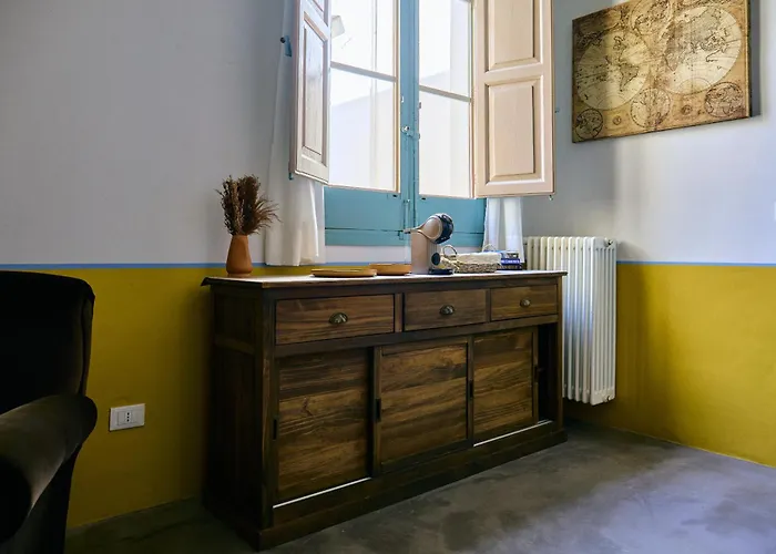 Palazzo Mercanzia 3*