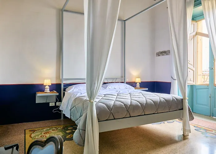 Palazzo Mercanzia 3*