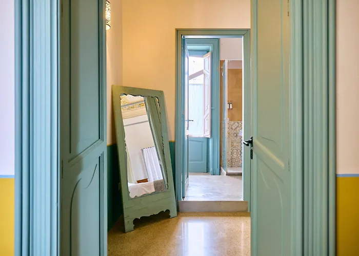 Palazzo Mercanzia 3*