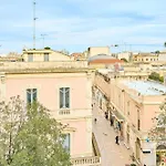 Palazzo Mercanzia Pensión 3*