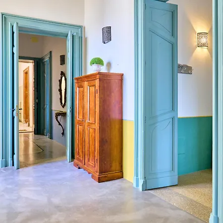 Palazzo Mercanzia 3*