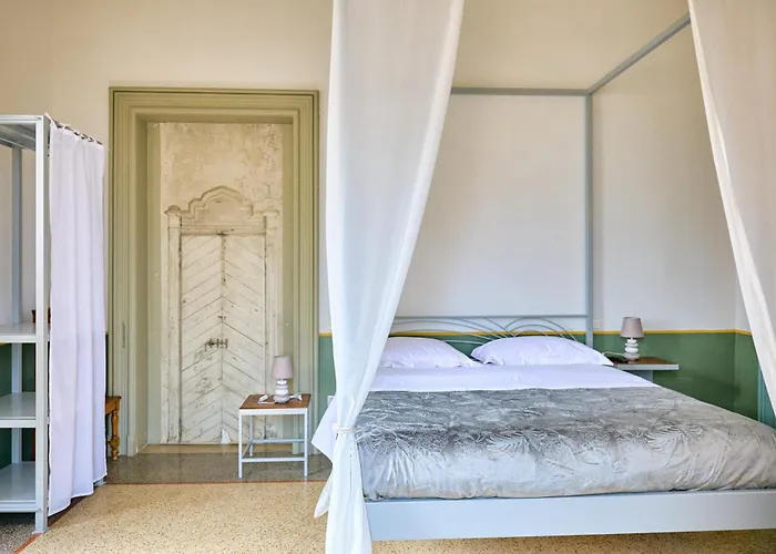 Affittacamere Palazzo Mercanzia 3*