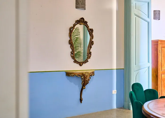 Palazzo Mercanzia 3*