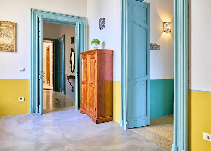 Palazzo Mercanzia 3*