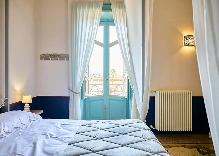 Palazzo Mercanzia 3*